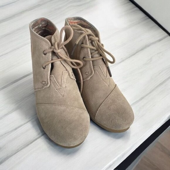 Toms Desert Wedge Lace Up Suede Booties Beige Size 8.5 - Picture 2 of 13